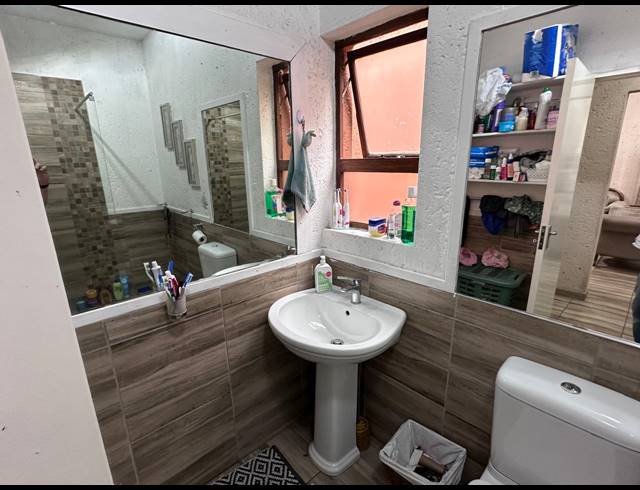 2 BEDROOM TOWNHOUSE FOR SALE IN SUNNINGHILL